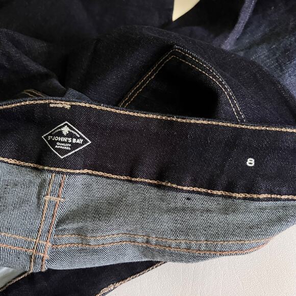 St John's Bay Women's Dark Wash Bermuda Style Shorts Sz 8 - Picture 9 of 9